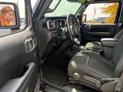 Used 2020 Jeep Gladiator Overland AWD/4WD image 49