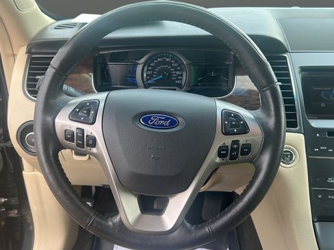 Used 2015 Ford Taurus Limited FWD image 14