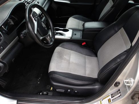 Used 2012 Toyota Camry SE FWD image 5