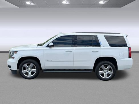Used 2017 Chevrolet Tahoe LT w/ Luxury Package AWD/4WD image 2