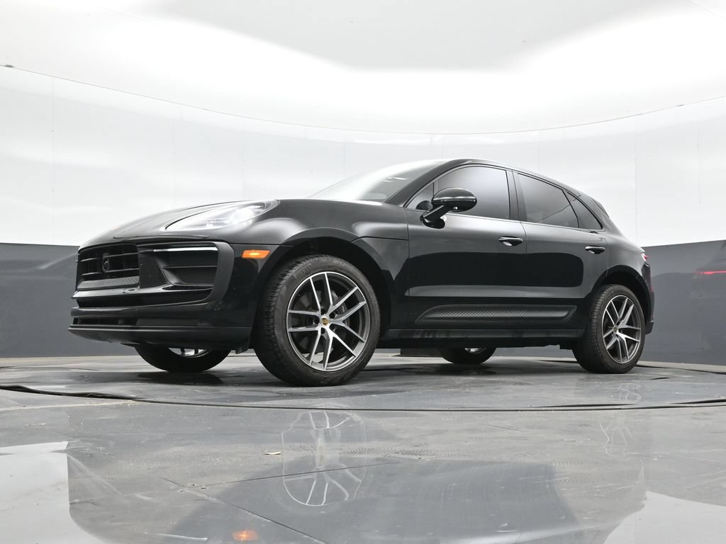 Certified 2023 Porsche Macan AWD/4WD image 26