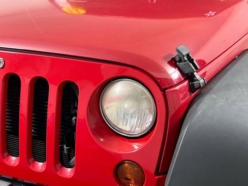 Used 2013 Jeep Wrangler Sport AWD/4WD image 11