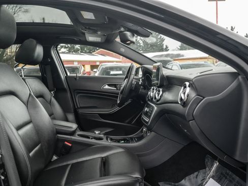 Used 2018 Mercedes-Benz GLA 250 4MATIC image 13