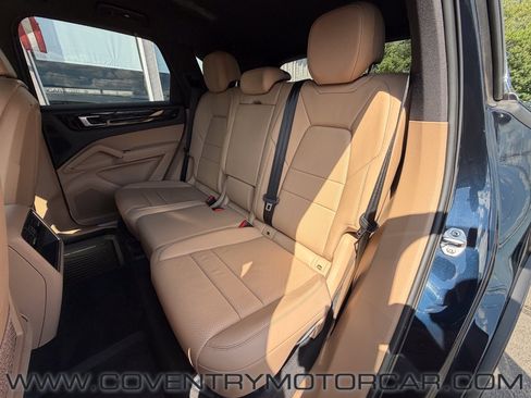 Used 2019 Porsche Cayenne AWD/4WD image 35