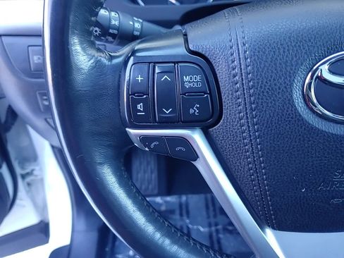 Used 2019 Toyota Highlander Limited image 14