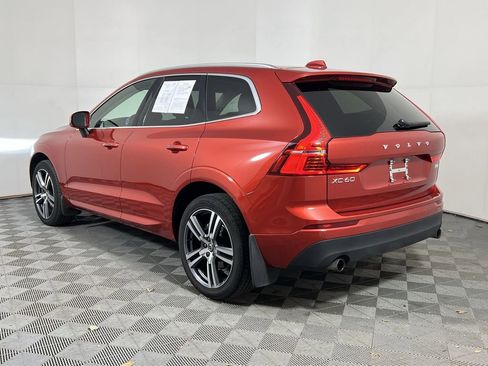 Used 2021 Volvo XC60 T5 Momentum w/ Premium Package image 8