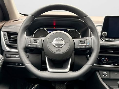 Used 2023 Nissan Rogue SV w/ SV Premium B Package AWD/4WD image 12