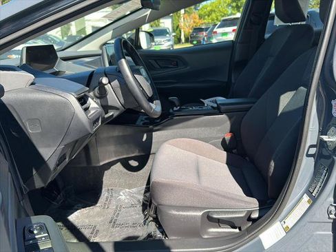 Certified 2025 Toyota Prius LE FWD image 19