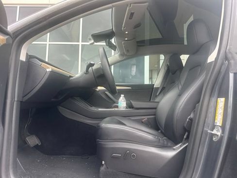 Used 2023 Tesla Model Y Long Range AWD/4WD image 7