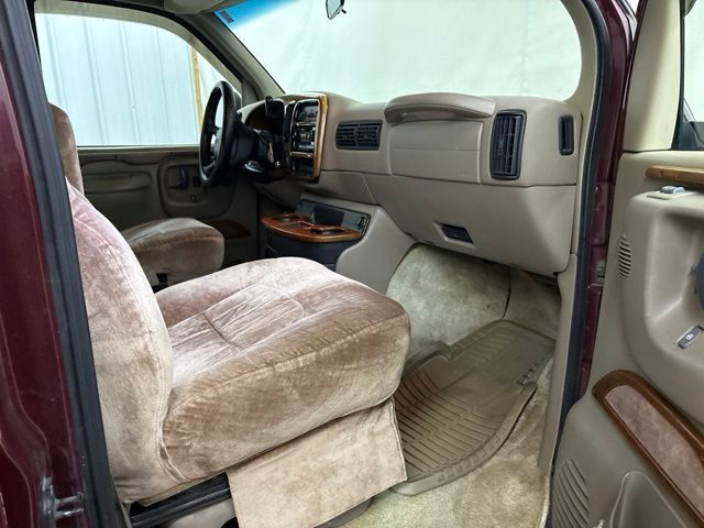 Used 1998 Chevrolet Express 1500 RWD image 22