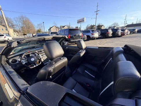 Used 2010 Ford Mustang GT Premium RWD image 7