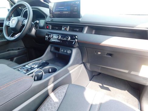 Used 2026 Honda Pilot Sport image 19