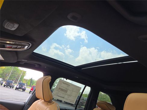 New 2025 Jeep Grand Cherokee Summit image 29