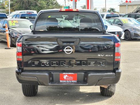 Used 2023 Nissan Frontier SV image 6