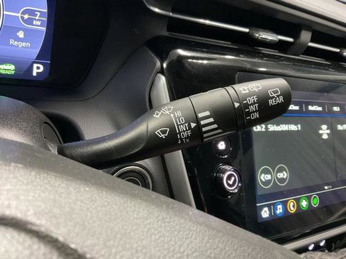 Used 2023 Chevrolet Bolt EUV LT w/ Comfort Package image 20