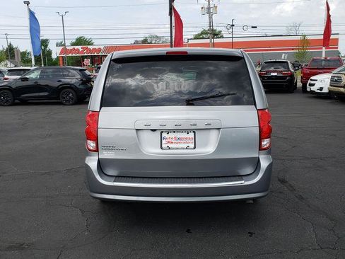 Used 2019 Dodge Grand Caravan SE FWD image 6
