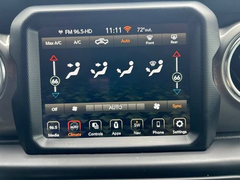 Certified 2022 Jeep Gladiator Overland w/ Trailer Tow Package AWD/4WD image 26