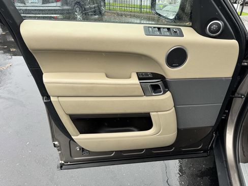 Used 2017 Land Rover Range Rover Sport HSE image 18