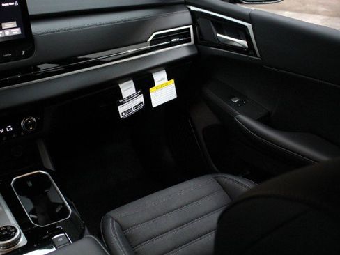 New 2026 Mitsubishi Outlander SE image 22