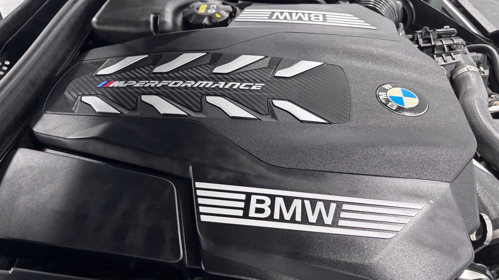 Used 2023 BMW M550i xDrive w/ Dynamic Handling Package AWD/4WD image 34