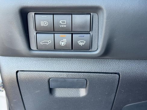 Used 2021 Toyota Highlander Limited image 23