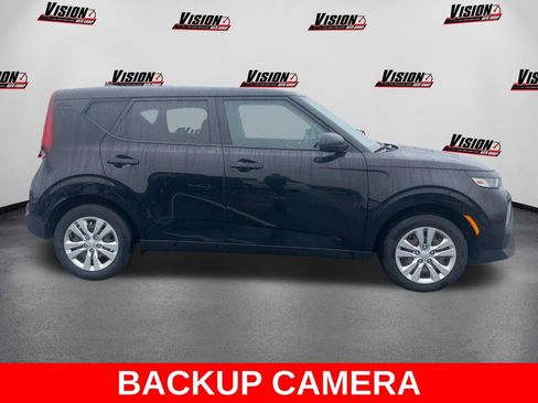 Used 2021 Kia Soul LX FWD image 4