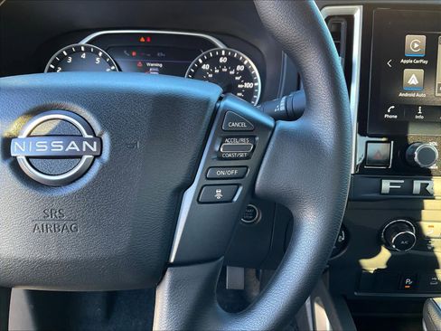 Used 2025 Nissan Frontier SV image 23