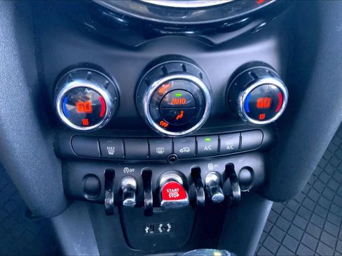 Used 2018 MINI Cooper 2-Door Hardtop FWD image 34