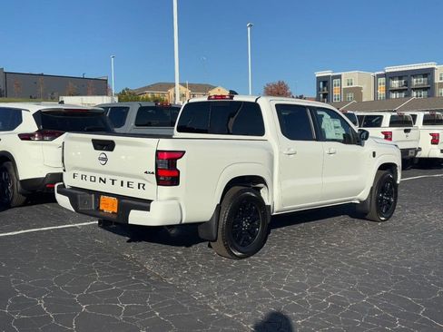 New 2026 Nissan Frontier SV w/ SV Convenience Package image 3