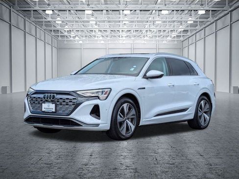 Used 2024 Audi Q8 e-tron Premium Plus w/ Premium Plus Package AWD/4WD image 9