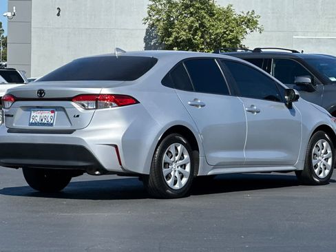 Used 2023 Toyota Corolla LE FWD image 2