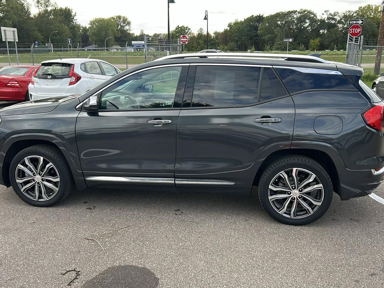 Used 2018 GMC Terrain Denali w/ GMC Pro Grade Package AWD/4WD image 8