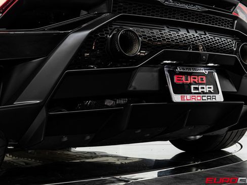 Used 2022 Lamborghini Huracan STO RWD image 26