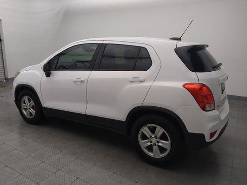 Used 2020 Chevrolet Trax LS w/ Tint and Cruise Package FWD image 3