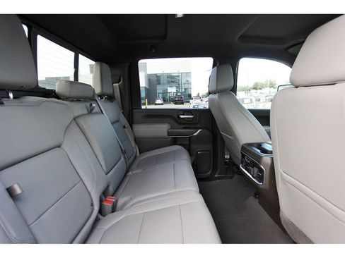 Used 2023 GMC Sierra 2500 SLT w/ SLT Convenience Package AWD/4WD image 9