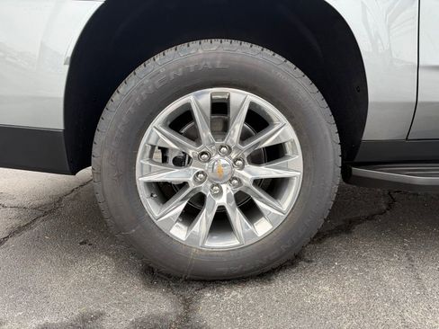 New 2026 Chevrolet Suburban Premier image 8
