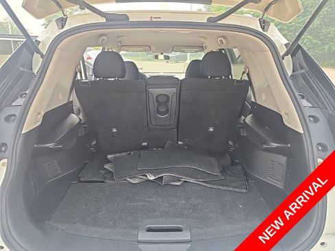 Used 2020 Nissan Rogue S FWD image 7