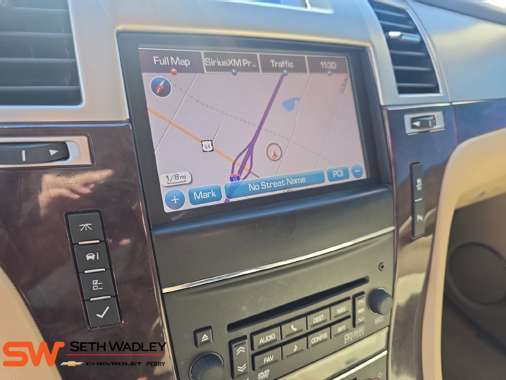 Used 2013 Cadillac Escalade Luxury AWD/4WD image 23