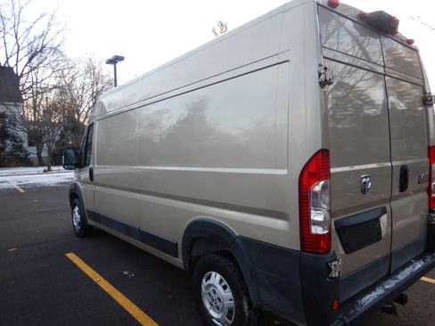 Used 2014 RAM ProMaster 2500 w/ Interior Convenience Group image 3