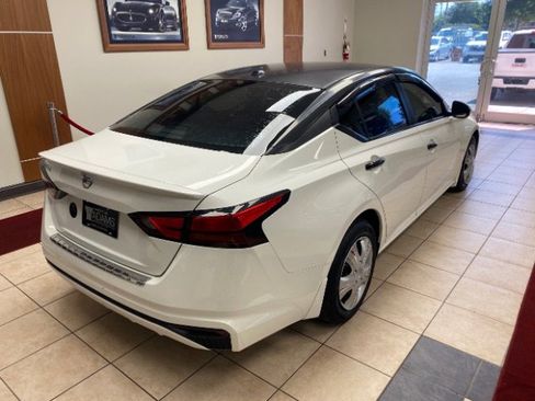 Used 2019 Nissan Altima 2.5 S FWD image 4