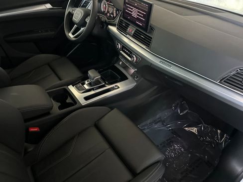 Used 2025 Audi Q5 2.0T Premium w/ Convenience Plus Package AWD/4WD image 16