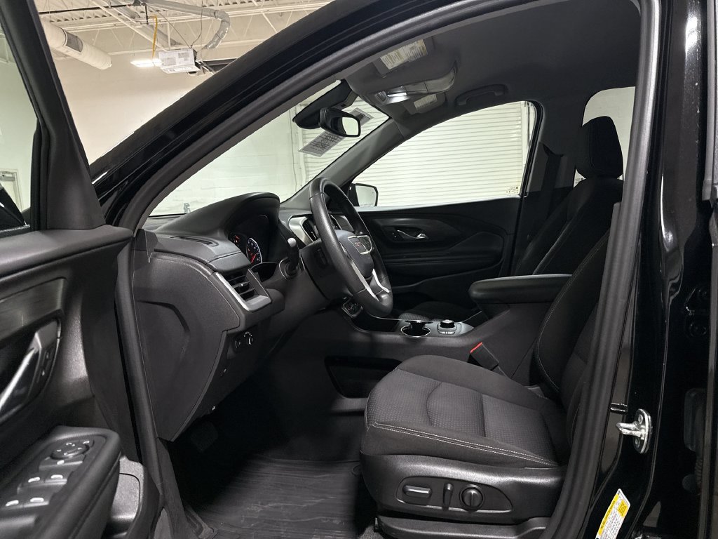 Used 2024 GMC Terrain SLE w/ Driver Convenience Package AWD/4WD image 19