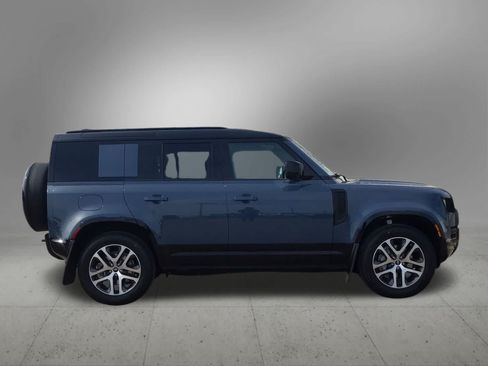 Used 2025 Land Rover Defender 110 X-Dynamic SE AWD/4WD image 7