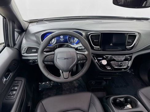 New 2026 Chrysler Pacifica Select w/ S Appearance Package FWD image 21