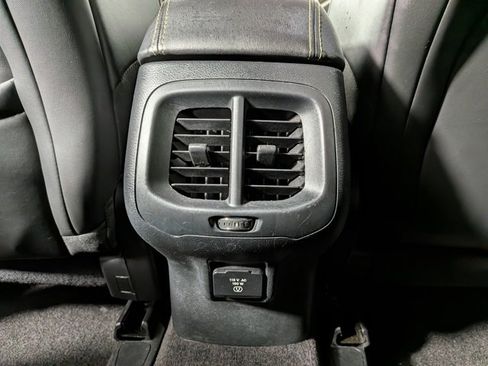 Used 2016 Jeep Cherokee Limited image 23