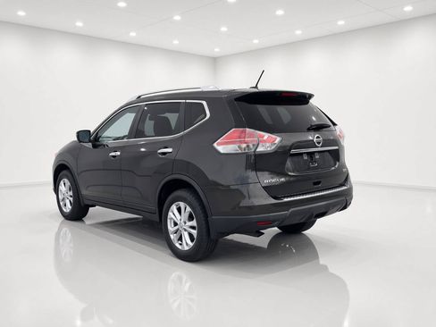 Used 2016 Nissan Rogue SV w/ SV Premium Package FWD image 3