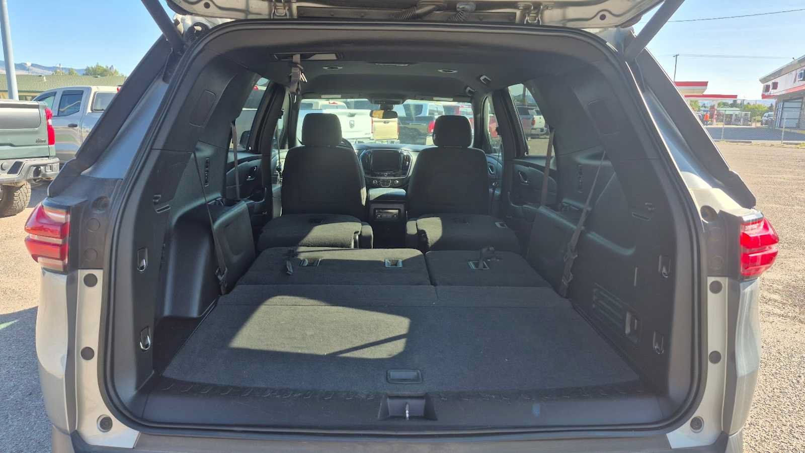 Used 2023 Chevrolet Traverse LT AWD/4WD image 6