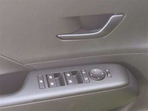 New 2026 Hyundai Kona SE image 19