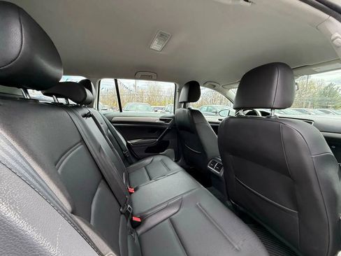 Used 2015 Volkswagen Golf S image 45