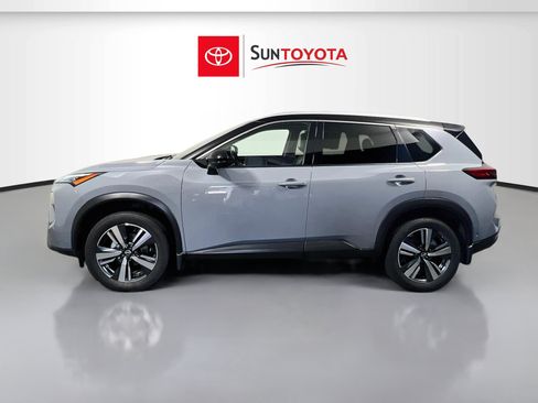 Used 2025 Nissan Rogue SL w/ SL Premium Package FWD image 7